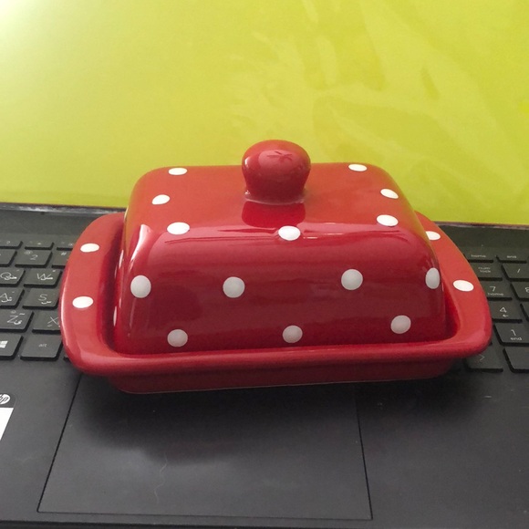 City to cottage Red & white Polka Dotted Dish - Picture 1 of 9